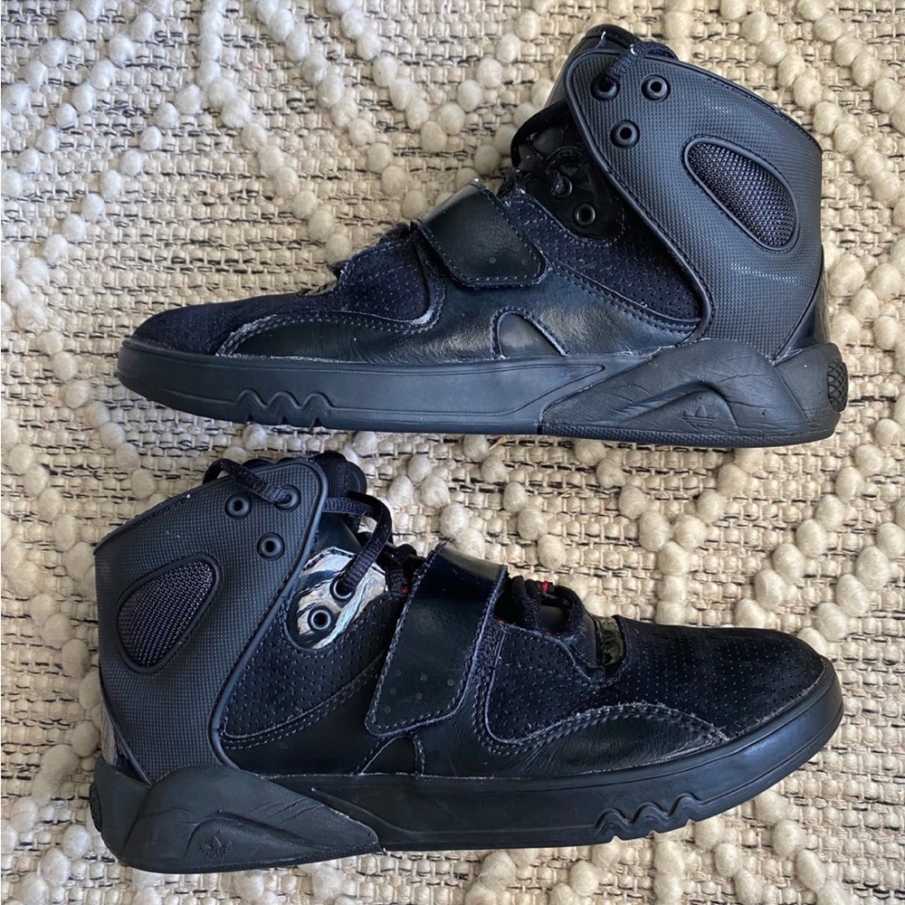 Adidas Roundhouse Mens Size 7 Shoes Black Strap Mid Sneakers‎ Mens Originals